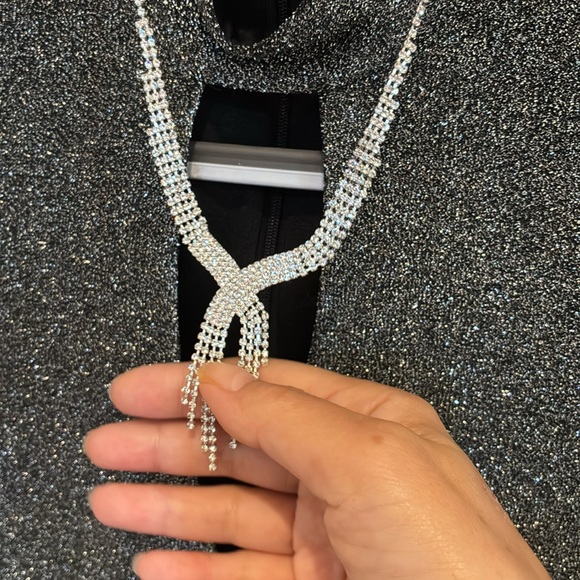 🎉👏New Forever 21 Glittering Black Long Sleeve Dress and shining necklace - Picture 1 of 6